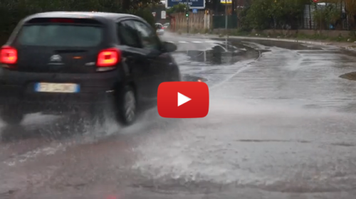 Nubifragio a Palermo, strade allagate: soccorsi alcuni automobilisti |IL VIDEO