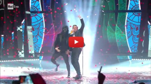 Sanremo 2017, il vincitore è Francesco Gabbani: l’Ariston si scatena con “Occiedentali’s Karma” |VIDEO