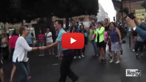 Palermo: lo swing scende in piazza, si balla davanti al Teatro Massimo |VIDEO