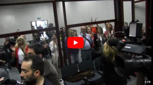 Trattativa Stato-mafia, applausi ai pm. Teresi si commuove: “Sentenza dedicata a Falcone e Borsellino” 🎥 VIDEO