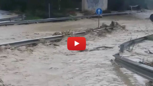 Situazione critica nel palermitano, lo scorrimento veloce a Lercara Friddi è un fiume di acqua e fango 🎥 VIDEO
