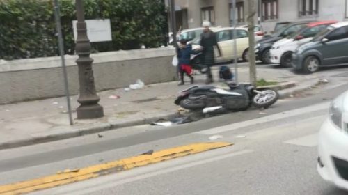Incidente in via Libertà, motociclista ferito trasportato in ospedale – LE IMMAGINI