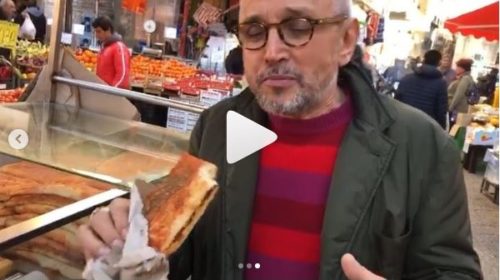Il tour di Bruno Barbieri a Palermo continua: eccolo alle prese con lo street food 🎥 VIDEO