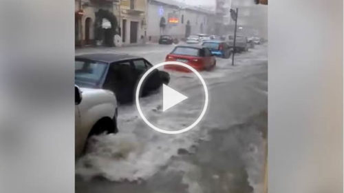 Situazione CRITICA a Licata colpita da piogge torrenziali. Strade trasformate in fiumi | VIDEO 🎥