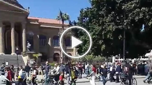 Festa della Mamma a Palermo, centro città affollato di gente: tra chi fa shopping e passeggiate – VIDEO