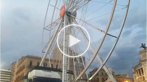 Una ruota panoramica davanti al Politeama, è polemica per tre giorni di eventi – VIDEO
