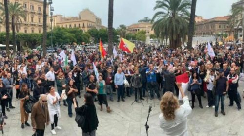 “Trieste chiama, Palermo risponde”, sciopero No Green Pass a piazza Castelnuovo – VIDEO