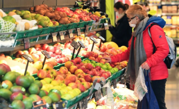 Cosa può comprare al supermercato chi non ha il green pass? La precisazione del Governo