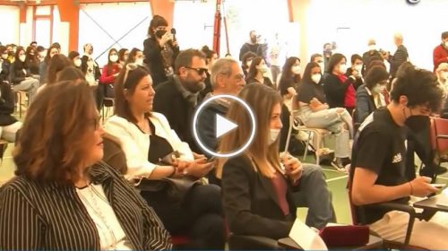 I candidati sindaco incontrano gli studenti del liceo Garibaldi: “Politica sia servizio civile” – VIDEO