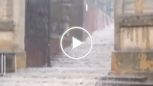 Maltempo Sicilia, strade diventano fiumi: le immagini da Piazza Armerina – VIDEO