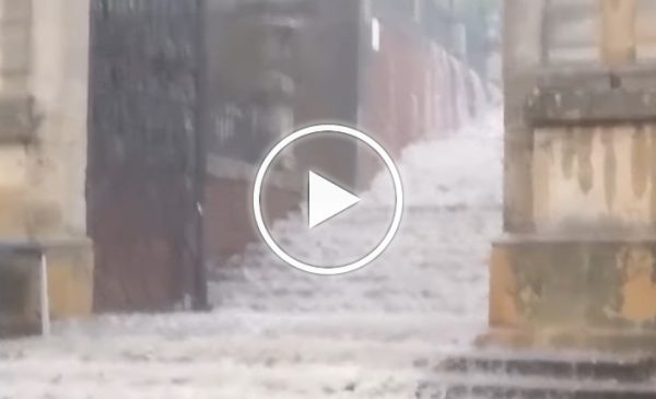 Maltempo Sicilia, strade diventano fiumi: le immagini da Piazza Armerina – VIDEO