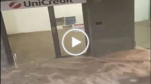Maltempo, strade come fiumi a Caccamo (Pa): le immagini – VIDEO