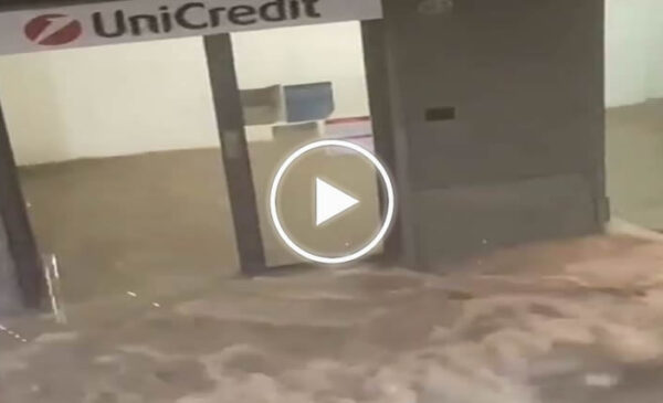 Maltempo, strade come fiumi a Caccamo (Pa): le immagini – VIDEO