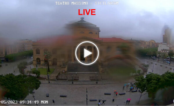 Allerta Meteo Rossa su Palermo, le immagini in diretta dalla città (Webcam Teatro Massimo) – IL VIDEO