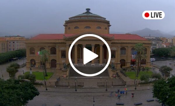 Palermo, dopo il caldo soffocante arrivano pioggia e frescura: le immagini IN DIRETTA dalla città – CAM VIDEO