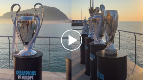 I trofei vinti dal Manchester City in giro per il mondo fanno tappa a Palermo: le immagini da piazza Mondello – IL VIDEO