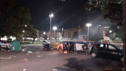 Palermo, tafferugli e scontri per le vampe di San Giuseppe, cassonetti bruciati nei pressi dell’ospedale Civico – VIDEO