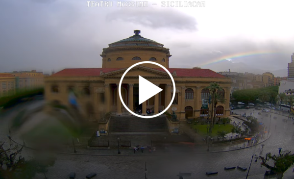 Palermo si risveglia in inverno, tra il freddo  e la pioggia spunta anche un arcobaleno: le immagini IN DIRETTA dalla città – VIDEO
