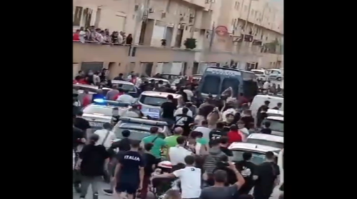 Folla inferocita allo Zen di Palermo, il VIDEO dell’uomo che ha rischiato il linciaggio per aver tentato di molestare una bimba