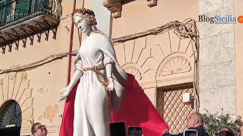 Svelata la statua del 400° Festino di Santa Rosalia, Sapienza: “Ho raffigurato la sua anima” (VIDEO)