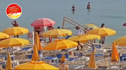 Mondello, il VIDEO dello smontaggio delle staccionate fa il giro del web. La Vardera: “Non mi fermo qui”