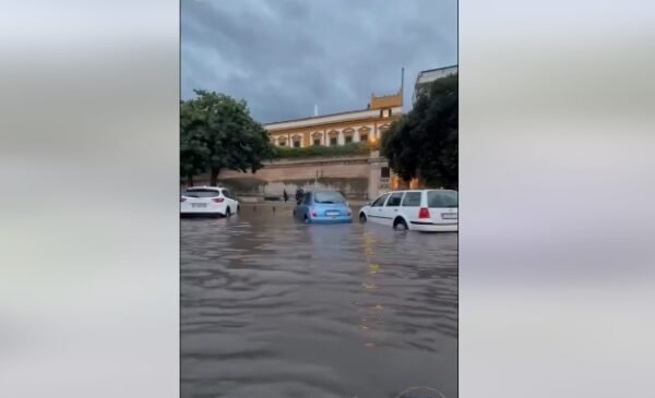 Palermo sommersa: il forte nubifragio paralizza la città – IL VIDEO dal Foro Italico